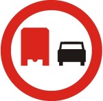 Znak B-26 - Zakaz wyprzedzania przez samochody ciężarowe - II Generacja 800mm- (S) Średni