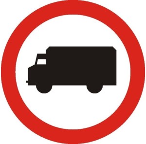 Znak B-5 - Zakaz wjazdu samochodów ciężarowych - II Generacja 900mm- (D) Duży