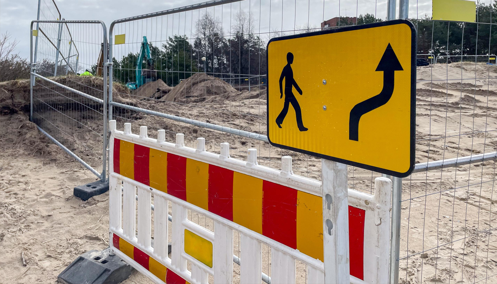 Ogrodzenia budowlane tymczasowe – jak zabezpieczyć i oznakować plac budowy?